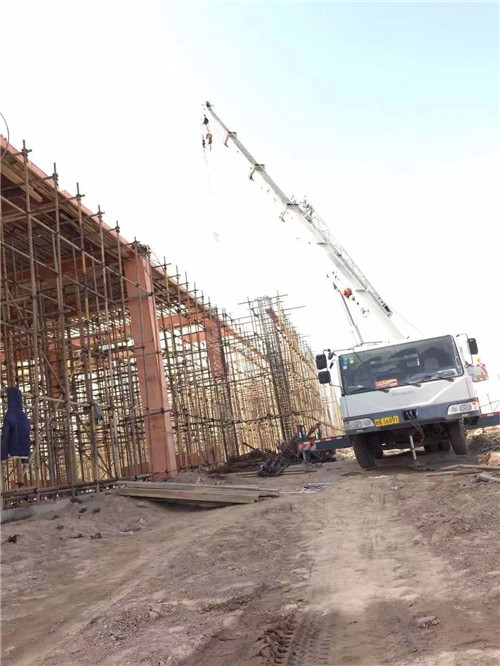 新野县25 吨、50 吨吊车怎么选？多大重量 / 半径适合对应车型？