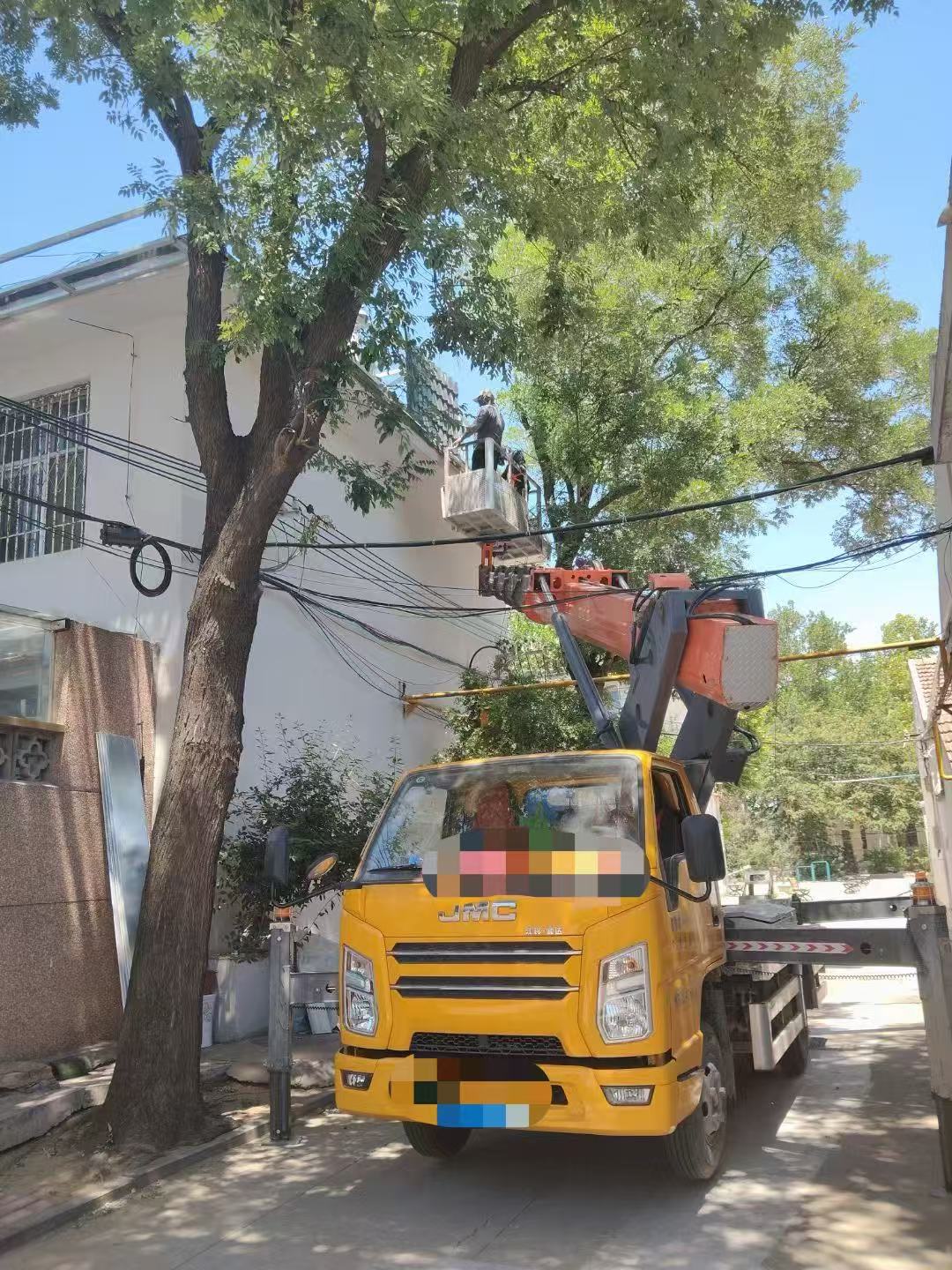 新野县高空作业车能吊装重物吗？最大承载多少公斤？