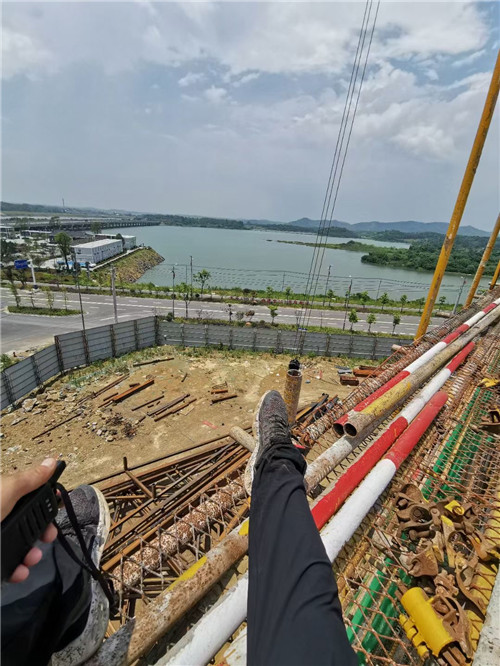 新野县作业中发生设备损坏或人员意外，责任怎么划分？